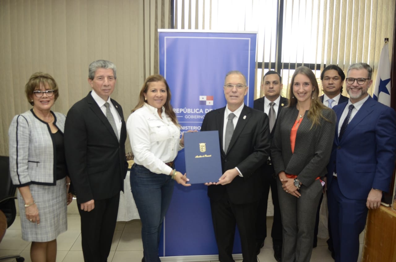 Miviot y Alcaldía de Panamá acuerdan descentralizar servicios